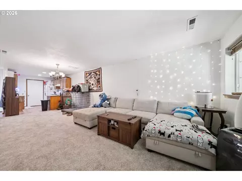 Living - 240 SE Kane Dr, Gresham, OR 97080 photo 2 of 6