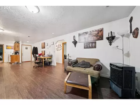 Living - 240 SE Kane Dr, Gresham, OR 97080 photo 6 of 6
