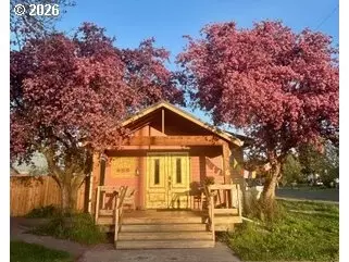 206 NE 1st St, Enterprise, OR 97828