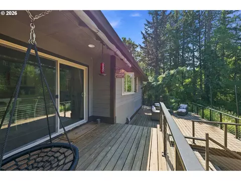 Exterior - 8443 SE Orient Dr, Gresham, OR 97080 photo 5 of 6
