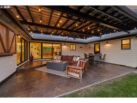 Exterior - 2010 Valhalla St, Eugene, OR 97401 photo 5 of 13
