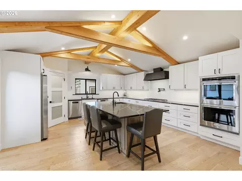 Kitchen - 2010 Valhalla St, Eugene, OR 97401 photo 2 of 6