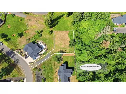 155 66th St, Springfield, OR 97478
