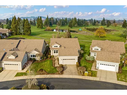 240 Magnolia Dr, Creswell, OR 97426