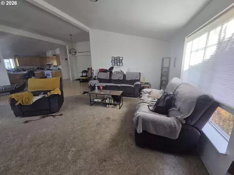 Living - 239 W K St, Springfield, OR 97477 photo 2 of 4