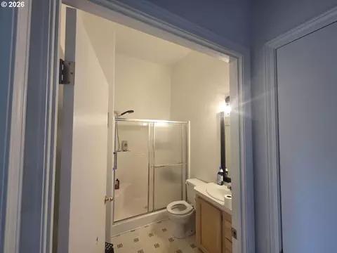 Bath - 239 W K St, Springfield, OR 97477 photo 4 of 5