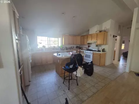 Kitchen - 239 W K St, Springfield, OR 97477 photo 2 of 4