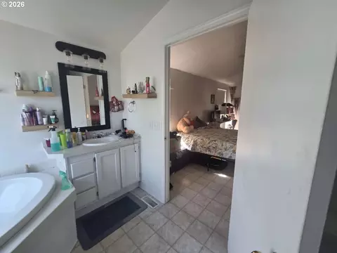 Bath - 239 W K St, Springfield, OR 97477 photo 1 of 5