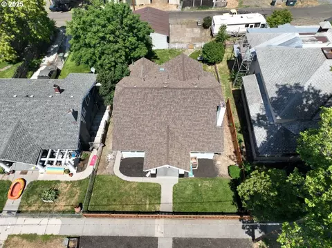 609 E 10th St, The Dalles, OR 97058