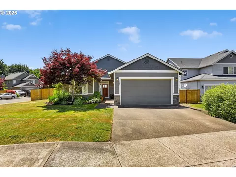 1265 NE Gardiner Dr, Estacada, OR 97023