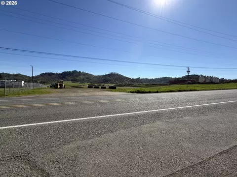 7841 Old Highway 99, Roseburg, OR 97470