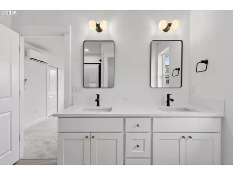 Bath - 4055 SW Mckinley St #39, Gresham, OR 97080 photo 5 of 7
