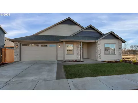 1673 SE Thimbleberry Ave, Dallas, OR 97338