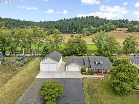 16 Monroe Dr, Cathlamet, WA 98612