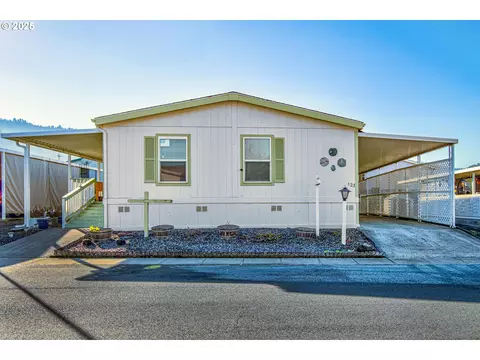122 River Ridge Ave, Roseburg, OR 97471