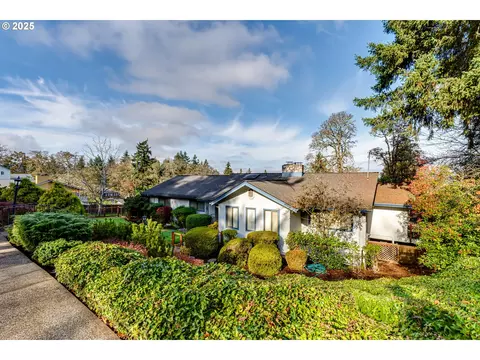 2595 Highland Oaks Dr, Eugene, OR 97405