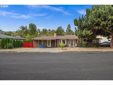 2405 Wright St, The Dalles, OR 97058
