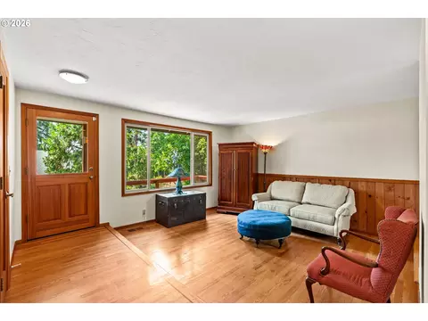 Living - 537 S 71st St, Springfield, OR 97477 photo 1 of 4