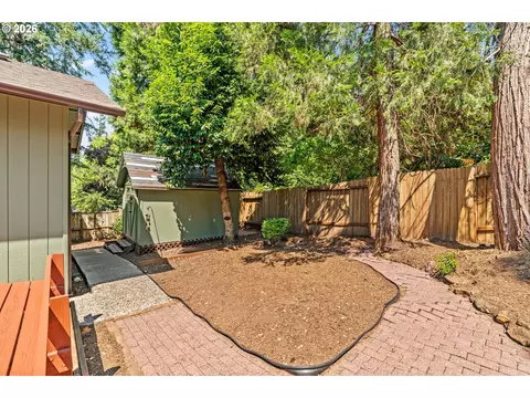 Exterior - 537 S 71st St, Springfield, OR 97477 photo 10 of 10