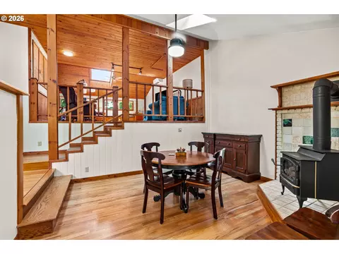 Dining - 537 S 71st St, Springfield, OR 97477 photo 3 of 5