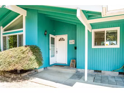 533 53rd St, Springfield, OR 97478