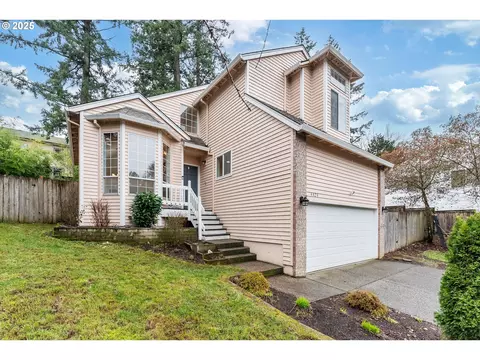 4424 SW Buddington St, Portland, OR 97219
