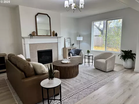 Living - 1145 Ludgate Dr, Eugene, OR 97402 photo 1 of 5