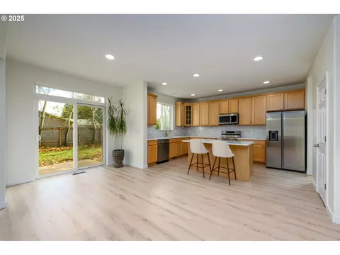 Kitchen - 1145 Ludgate Dr, Eugene, OR 97402 photo 1 of 6