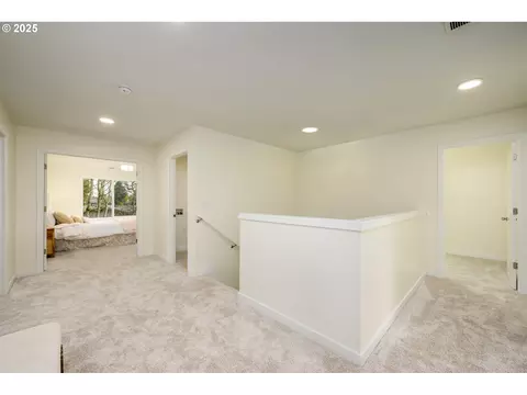 Entry Way - 1145 Ludgate Dr, Eugene, OR 97402 photo 2 of 2