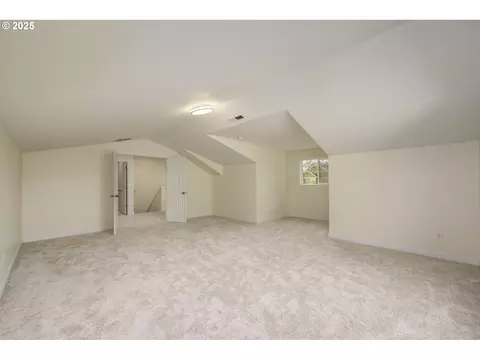 Bedroom - 1145 Ludgate Dr, Eugene, OR 97402 photo 3 of 4