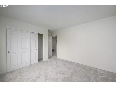 Bedroom - 1145 Ludgate Dr, Eugene, OR 97402 photo 1 of 4