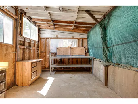 Other - 910 Cornell Ave, Gladstone, OR 97027 photo 10 of 12