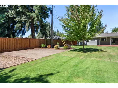 Exterior - 4024 Kildare St, Eugene, OR 97404 photo 7 of 14