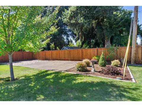 Exterior - 4024 Kildare St, Eugene, OR 97404 photo 6 of 14