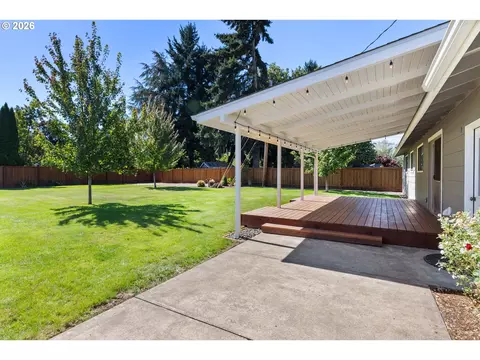 Exterior - 4024 Kildare St, Eugene, OR 97404 photo 5 of 14