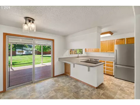 Kitchen - 4024 Kildare St, Eugene, OR 97404 photo 1 of 4