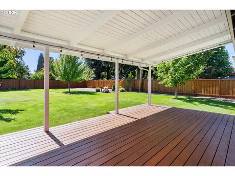 Exterior - 4024 Kildare St, Eugene, OR 97404 photo 4 of 14