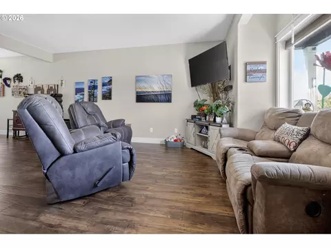 Living - 918 E 16th St, Lafayette, OR 97127 photo 1 of 1