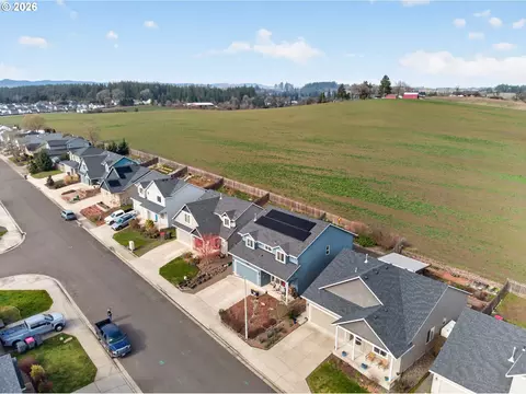 View/Area - 918 E 16th St, Lafayette, OR 97127 photo 4 of 4