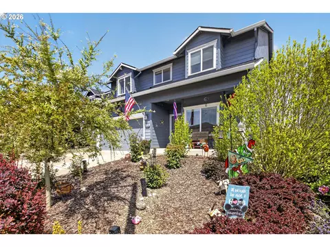 Exterior - 918 E 16th St, Lafayette, OR 97127 photo 2 of 10
