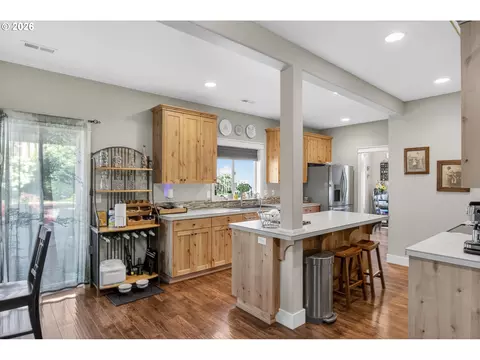 Kitchen - 918 E 16th St, Lafayette, OR 97127 photo 1 of 6