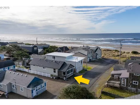 128 NW 20th Ave, Rockaway Beach, OR 97136