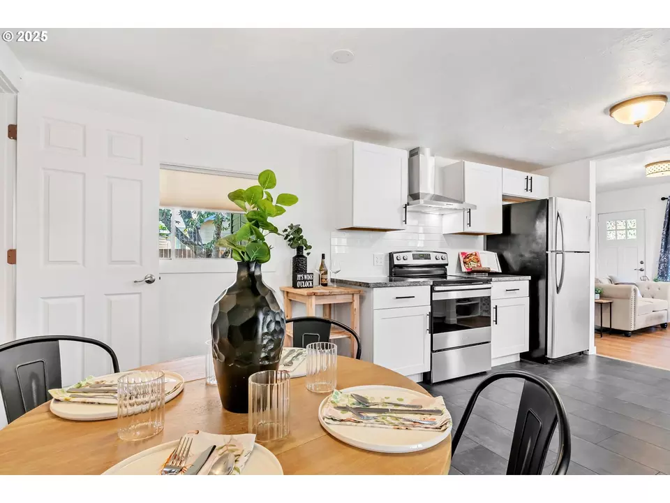 Kitchen - 1400 W 5th Ave, Eugene, OR 97402 photo 7 of 7
