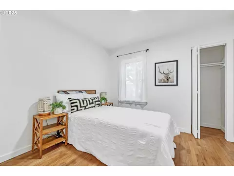 Bedroom - 1400 W 5th Ave, Eugene, OR 97402 photo 1 of 5