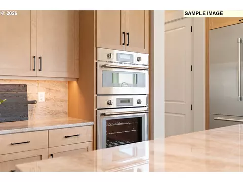 3843 Mapleton Dr, West Linn, OR 97068 photo 6