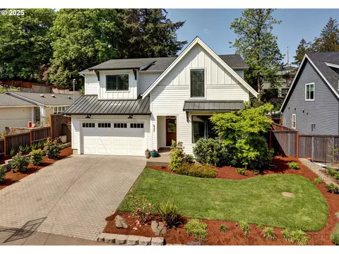 8321 SW 39th Ave, Portland, OR 97219
