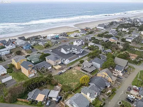 3236 NW Keel Ave, Lincoln City, OR 97367