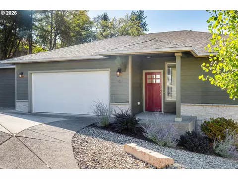 1811 NE Alameda Ave, Roseburg, OR 97470