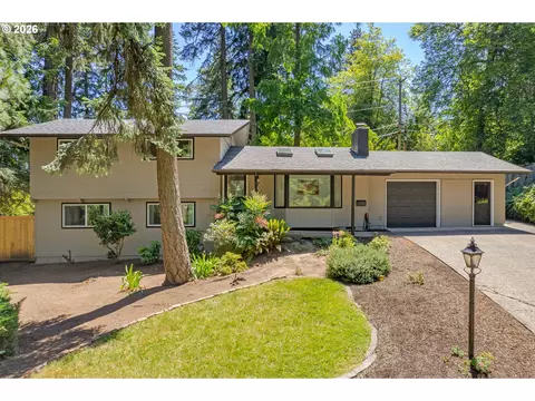 70 Coachman Dr, Eugene, OR 97405