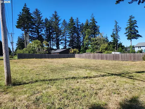 Twentieth St, Port Orford, OR 97465